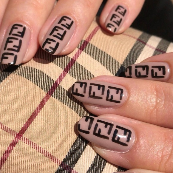 Meet your Posher, Monica - Picture 5 of 10